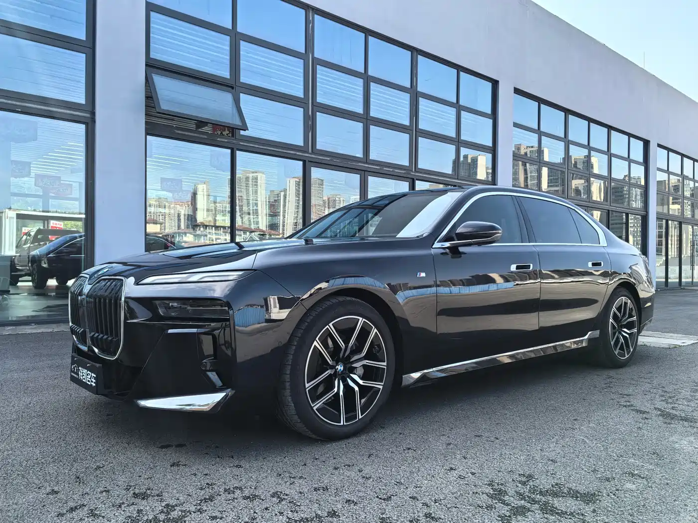 BMW 7 Series 2023 Model 735Li M Sport Package