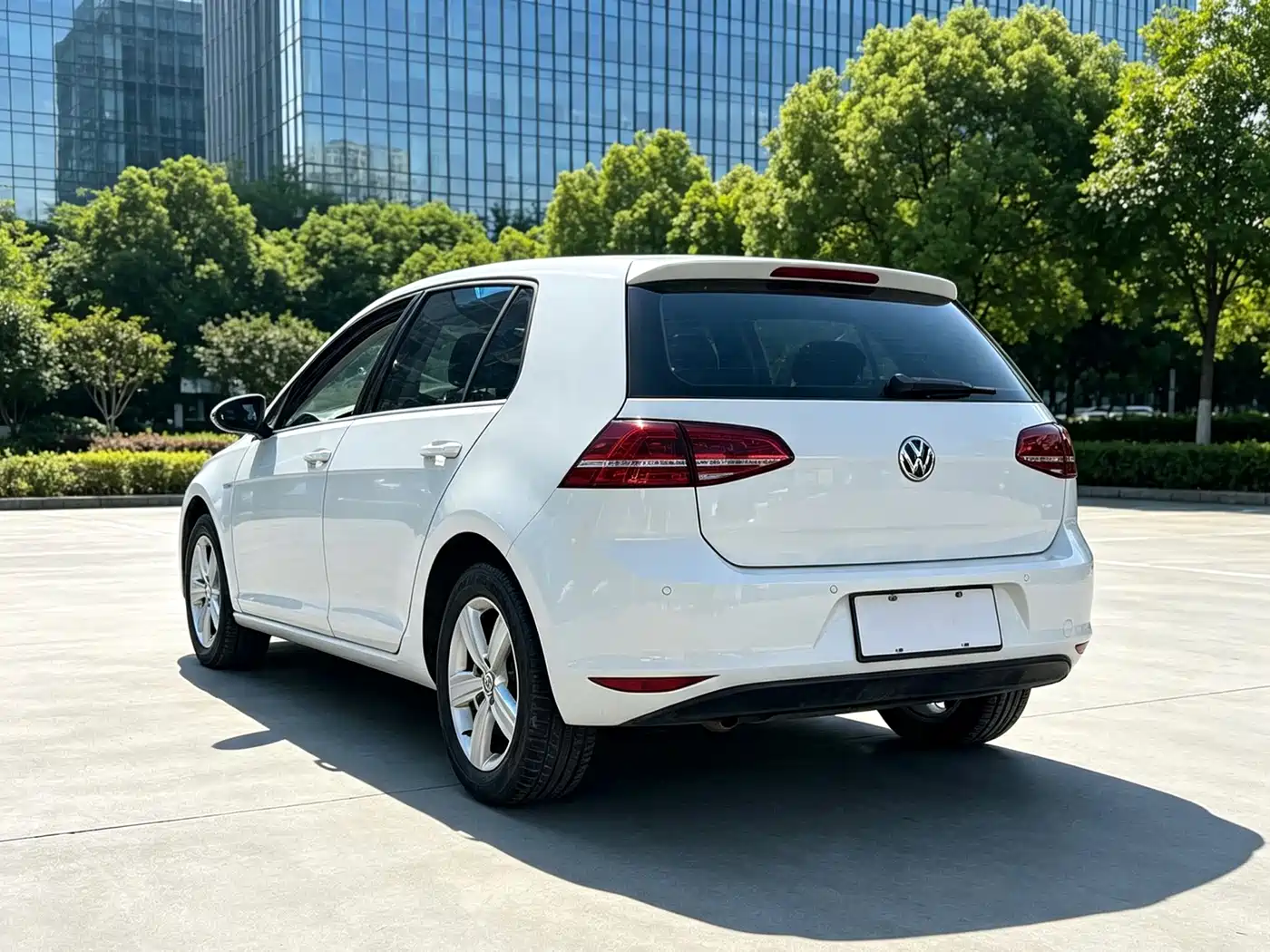 Фото 4 - Volkswagen Golf