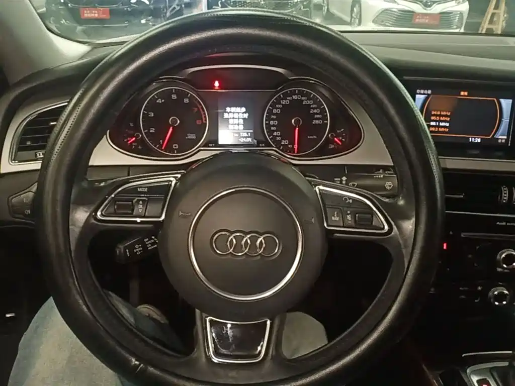 Audi A4L 2013 35 TFSI Automatic Comfort фото 11