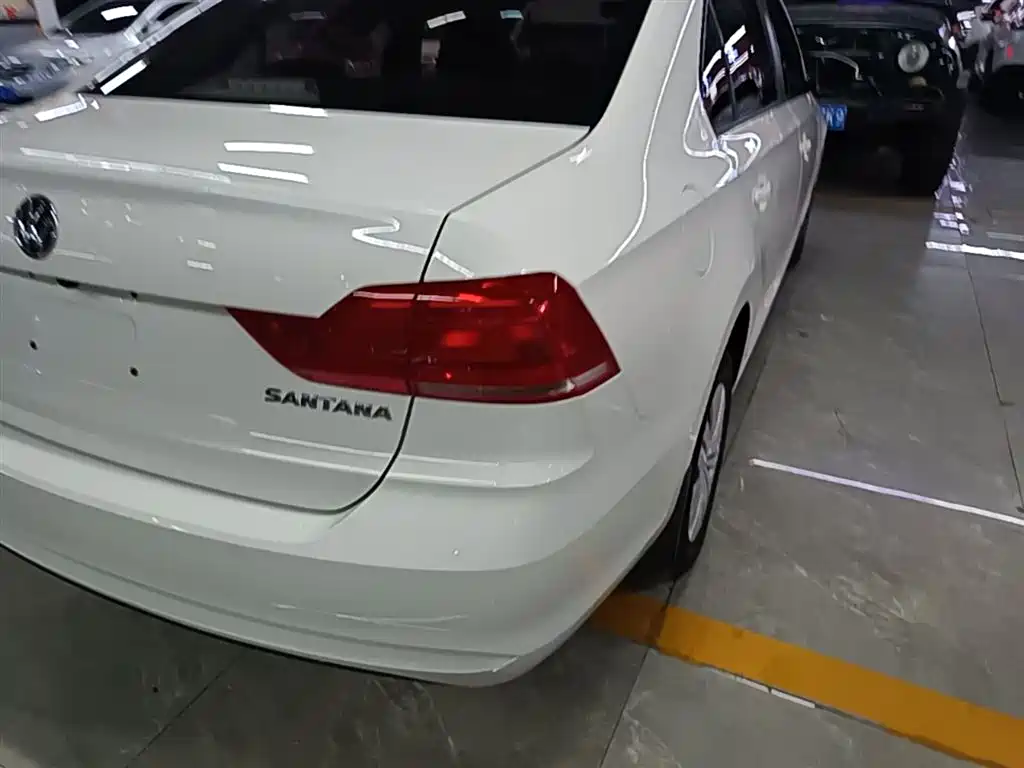 VOLKSWAGEN SANTANA
