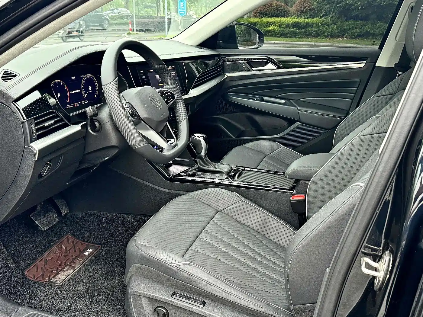 Volkswagen Passat 2024 380TSI Dragon Soaring Edition фото 7