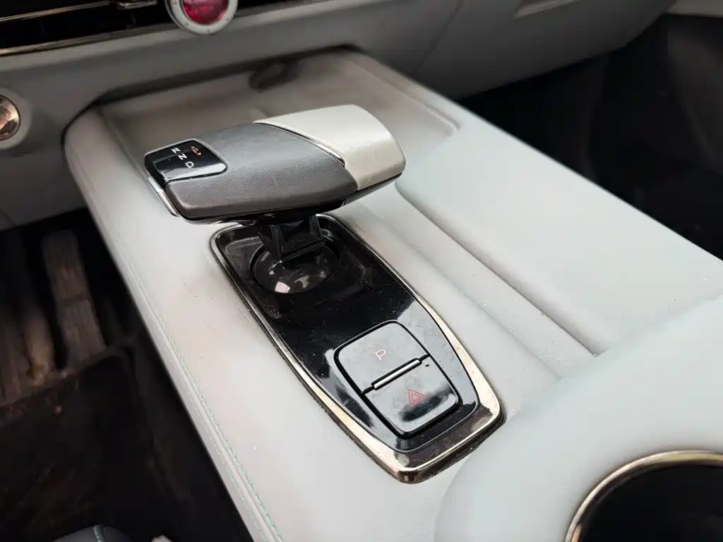 Changan UNI-Z New Energy 2024 2024 Blue Whale Smart Electric iDD 125km Excellence Model