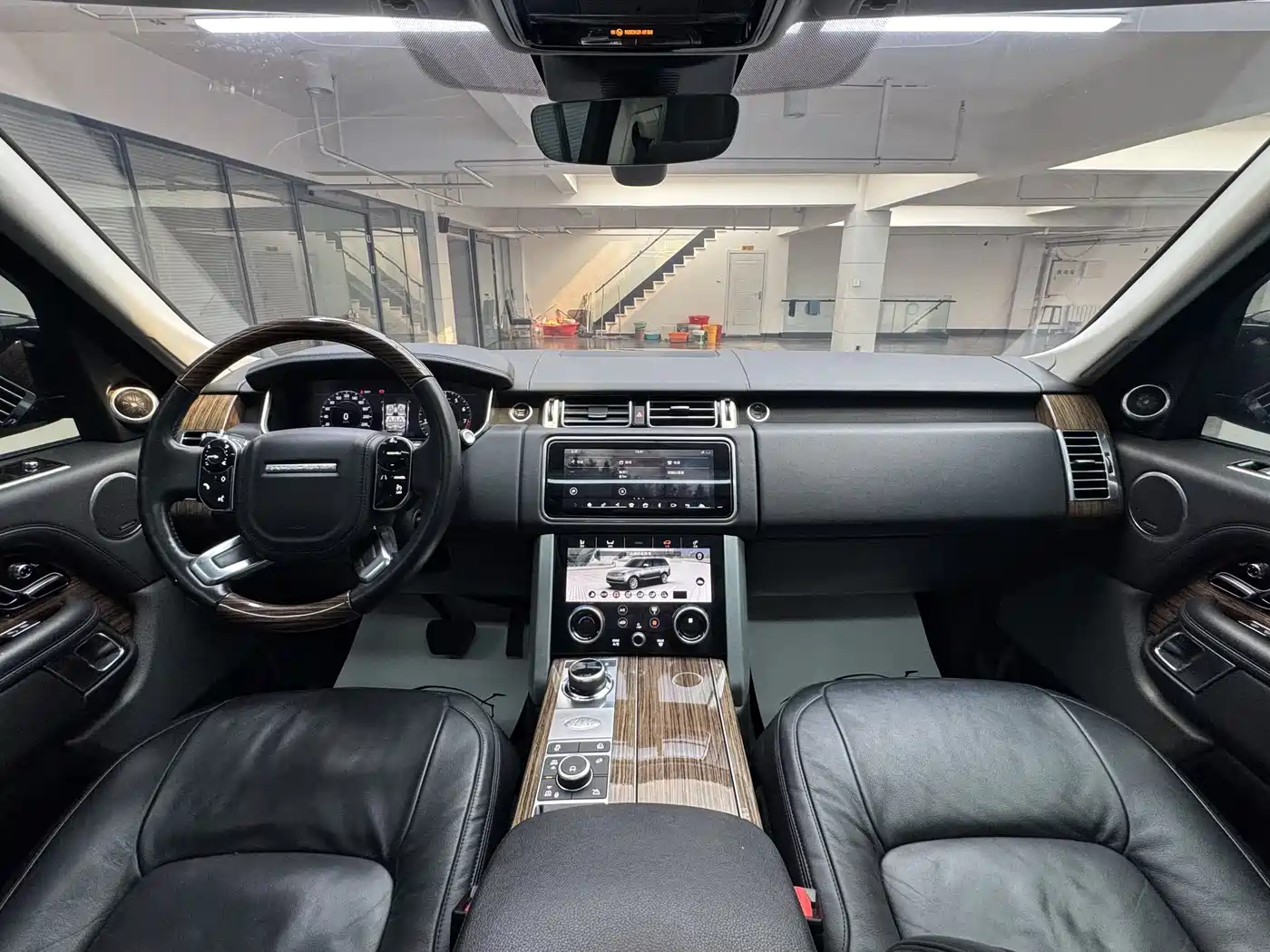 Land Rover Range Rover 2018 3.0 SC V6 Vogue Heritage Edition фото 9