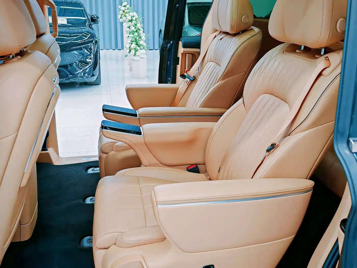 Voyah Auto Voyah Dreamer 2025 PHEV AWD Flagship Kunpeng Edition фото 10