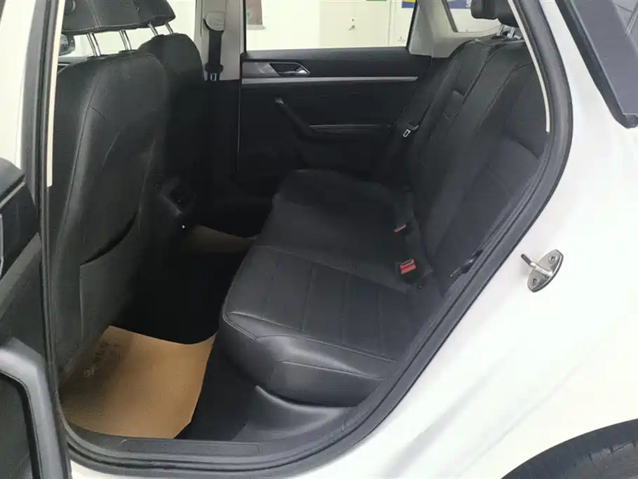 Volkswagen Lavida 2021 1.5L Auto Comfort Edition фото 11