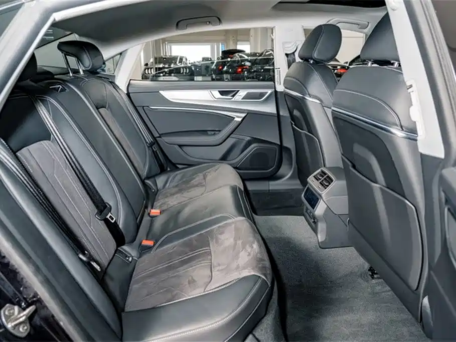 Audi A7L 2024 45 TFSI Luxury фото 20
