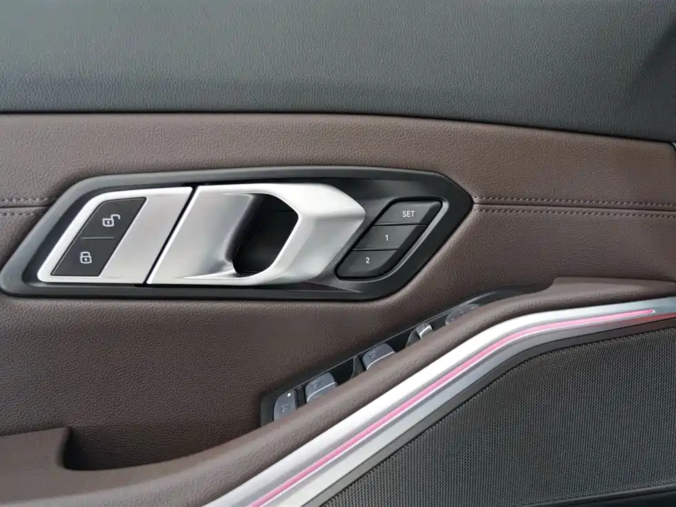 BMW 3 Series 2024 325Li M Sport Shadowline Package фото 12
