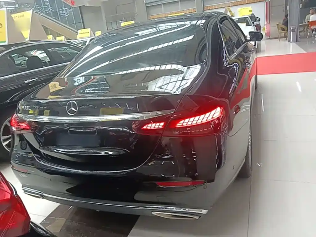 MERCEDES-BENZ E-CLASS