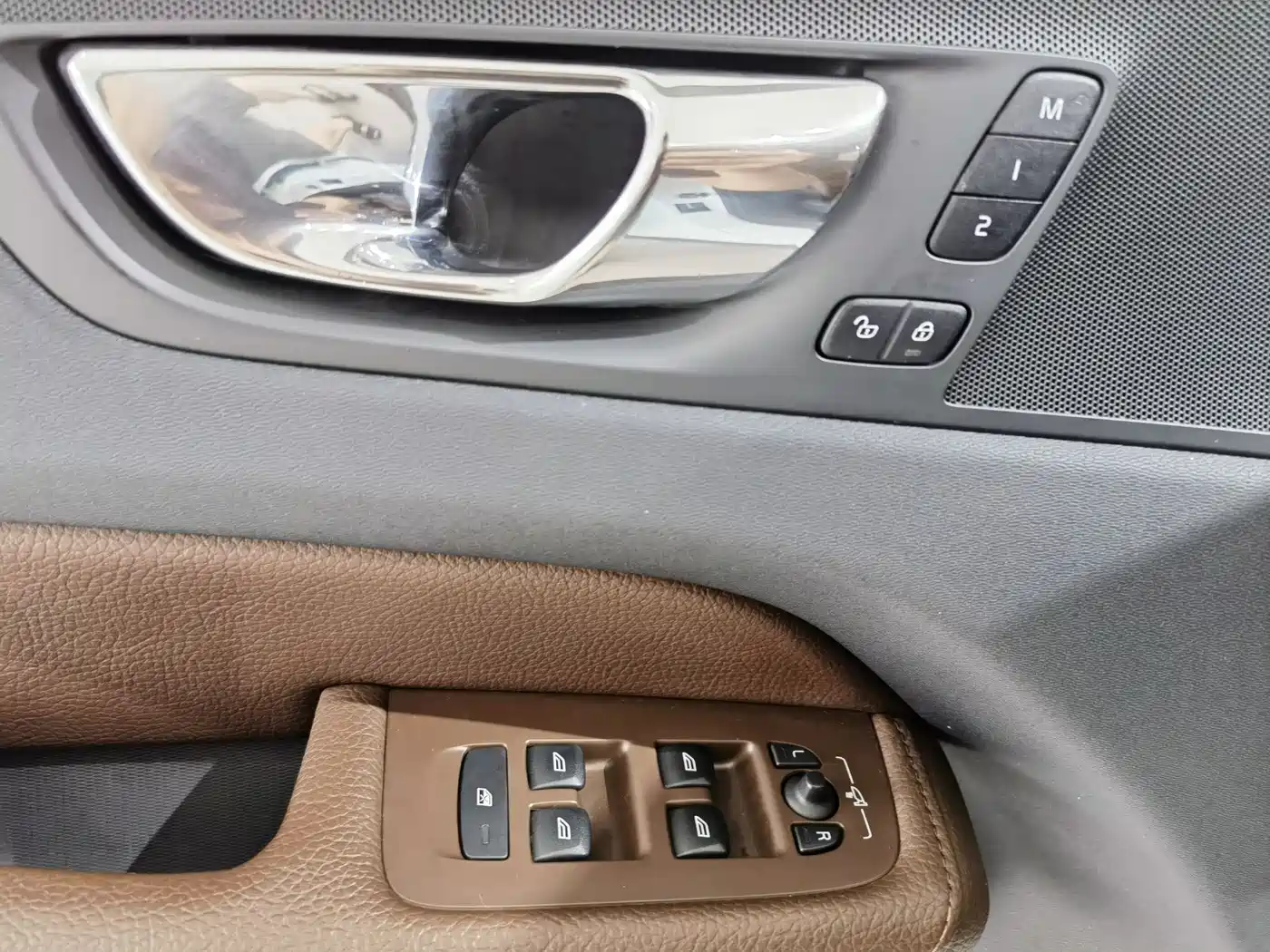 Фото 5 - Volvo XC60