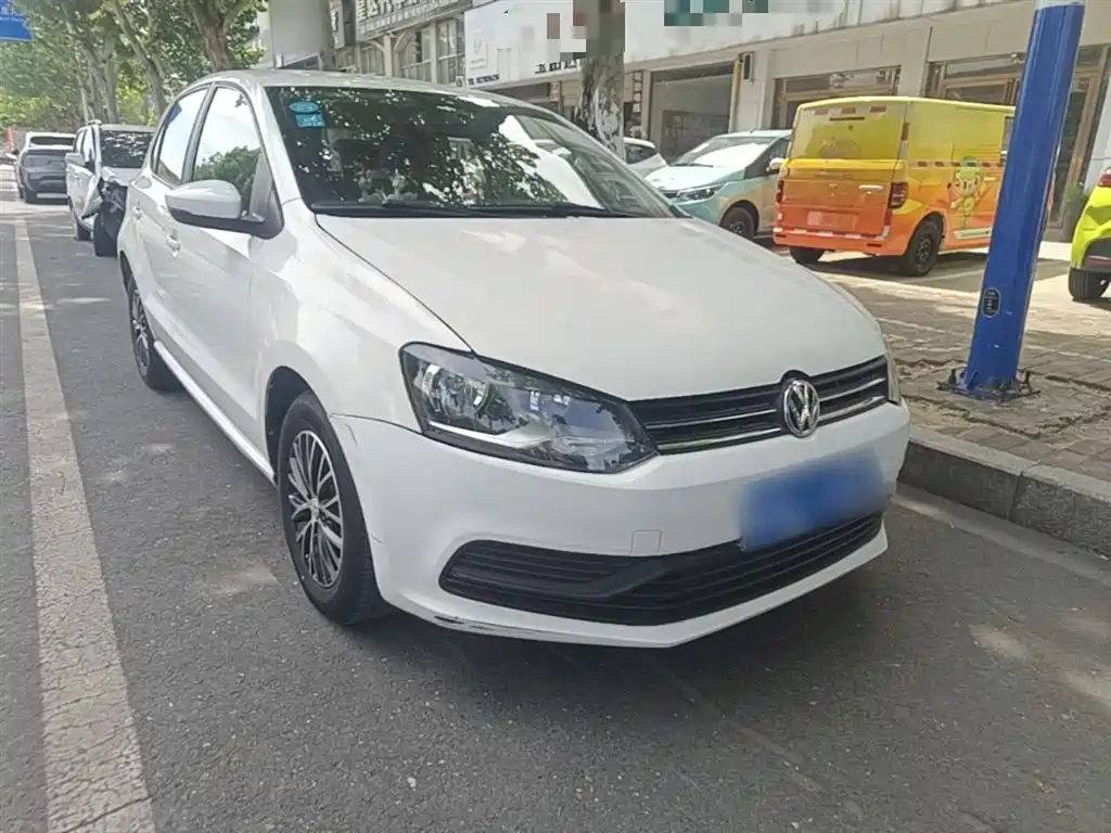 Volkswagen Polo 2016 1.4L Automatic Trend фото 22