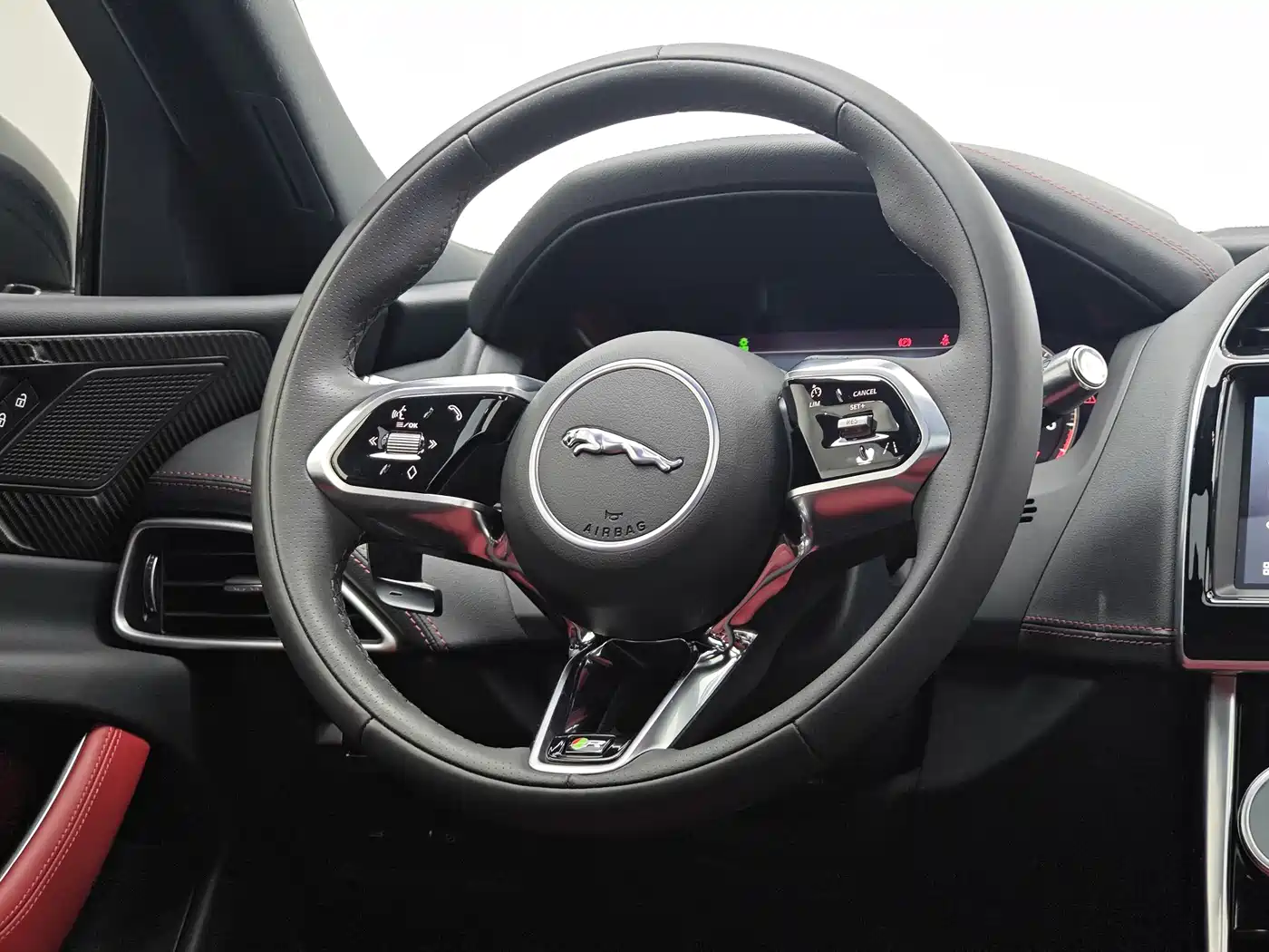 Jaguar XEL 2021 2.0T 250PS Gloss Black Sport Edition фото 14