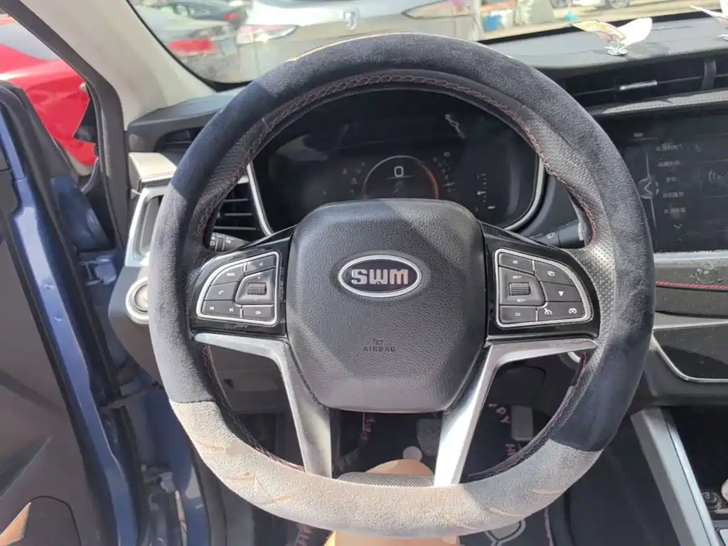 SWM Motor SWM G01 2020 2018 1.5T Automatic Smart UP