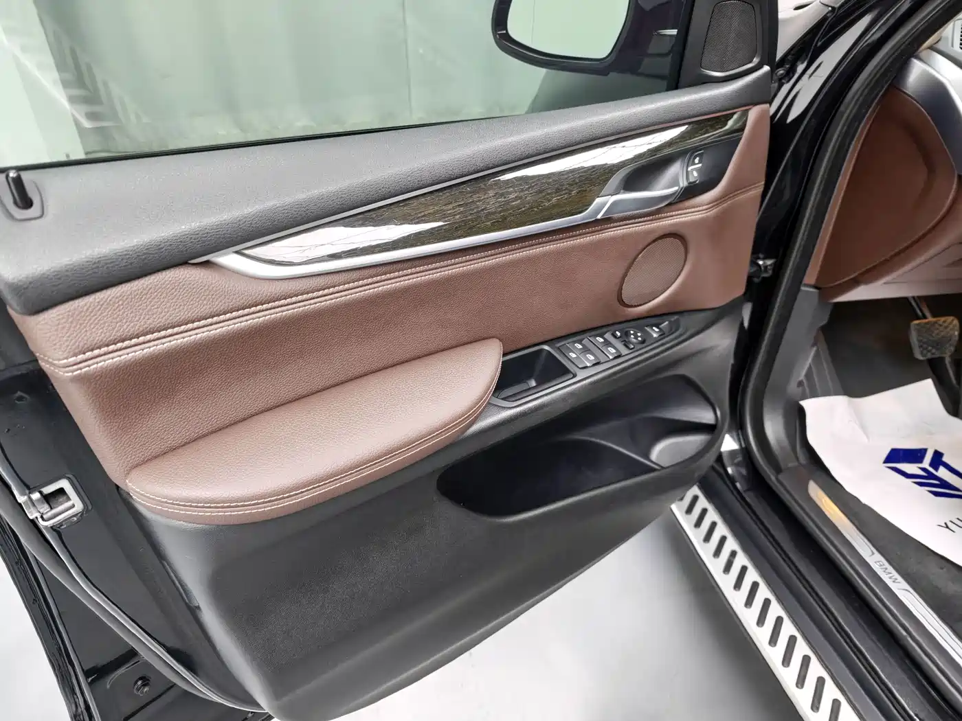 BMW X5 (Import) 2017 xDrive35i Leading Edition фото 5