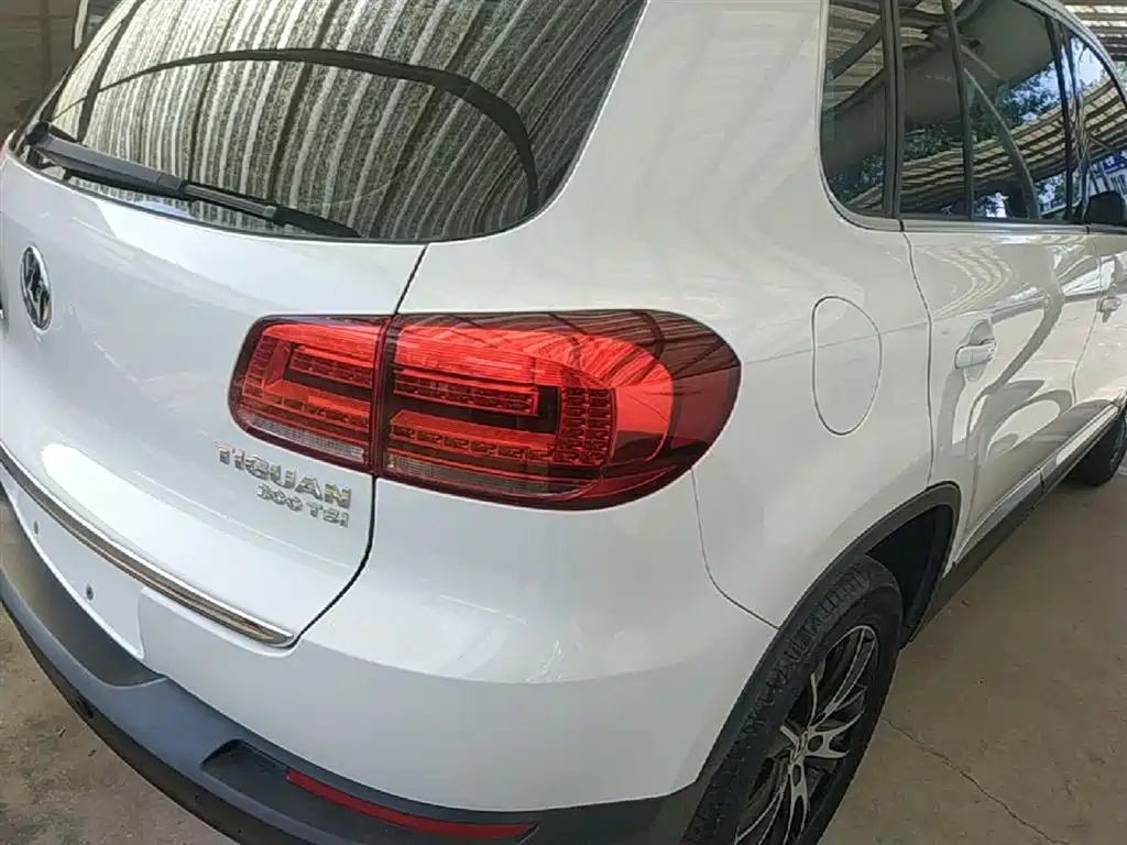 Volkswagen Tiguan 2015 1.8TSI Automatic 2WD Highline фото 8