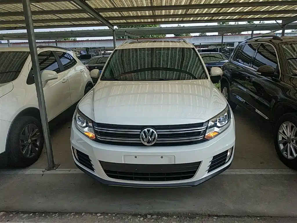 Volkswagen Tiguan 2015 1.8TSI Automatic 2WD Highline фото 3