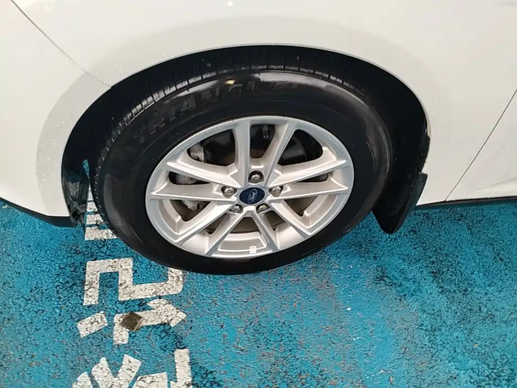 Photo 23 - Ford Focus