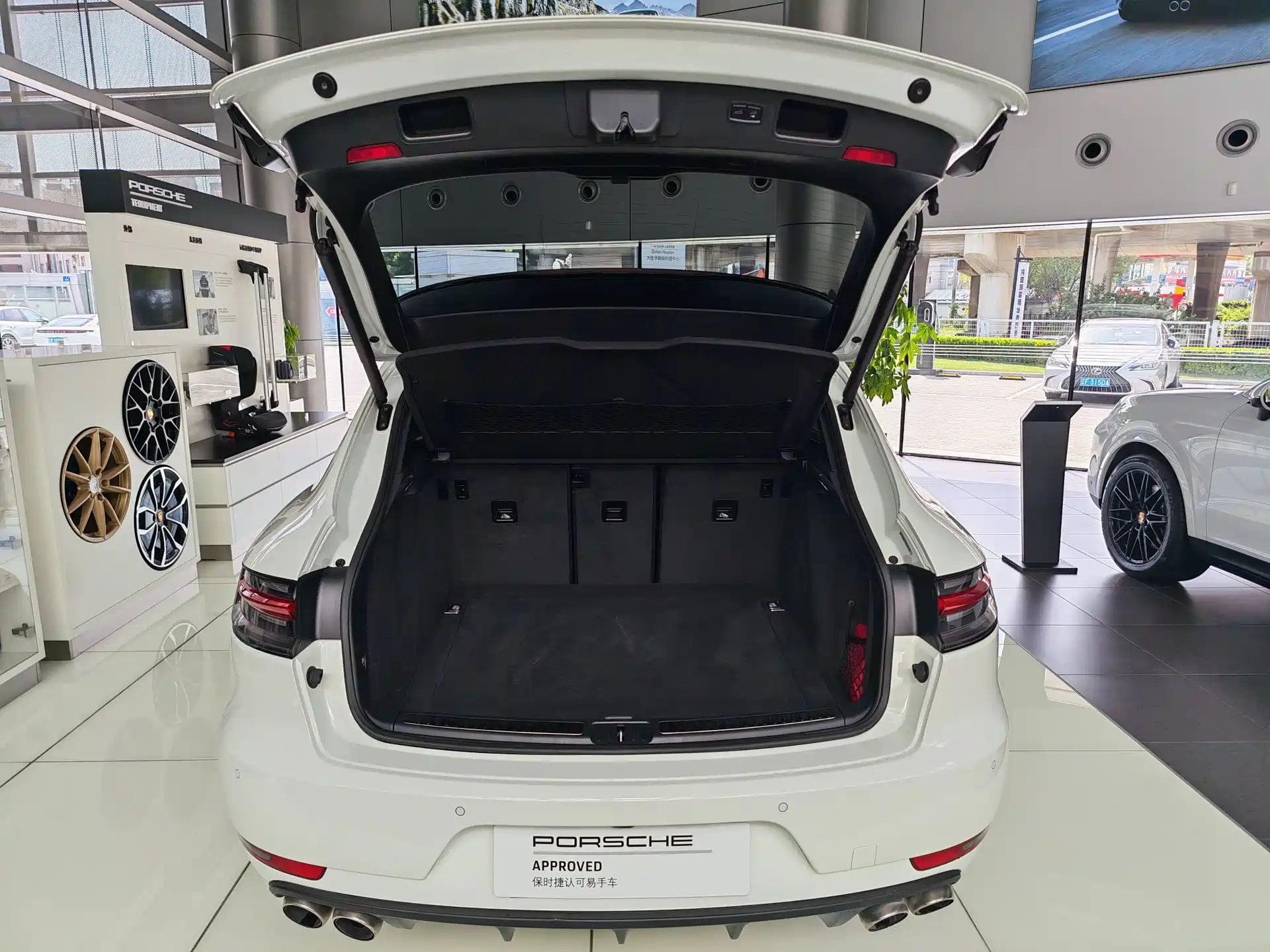 Фото 11 - Porsche Macan