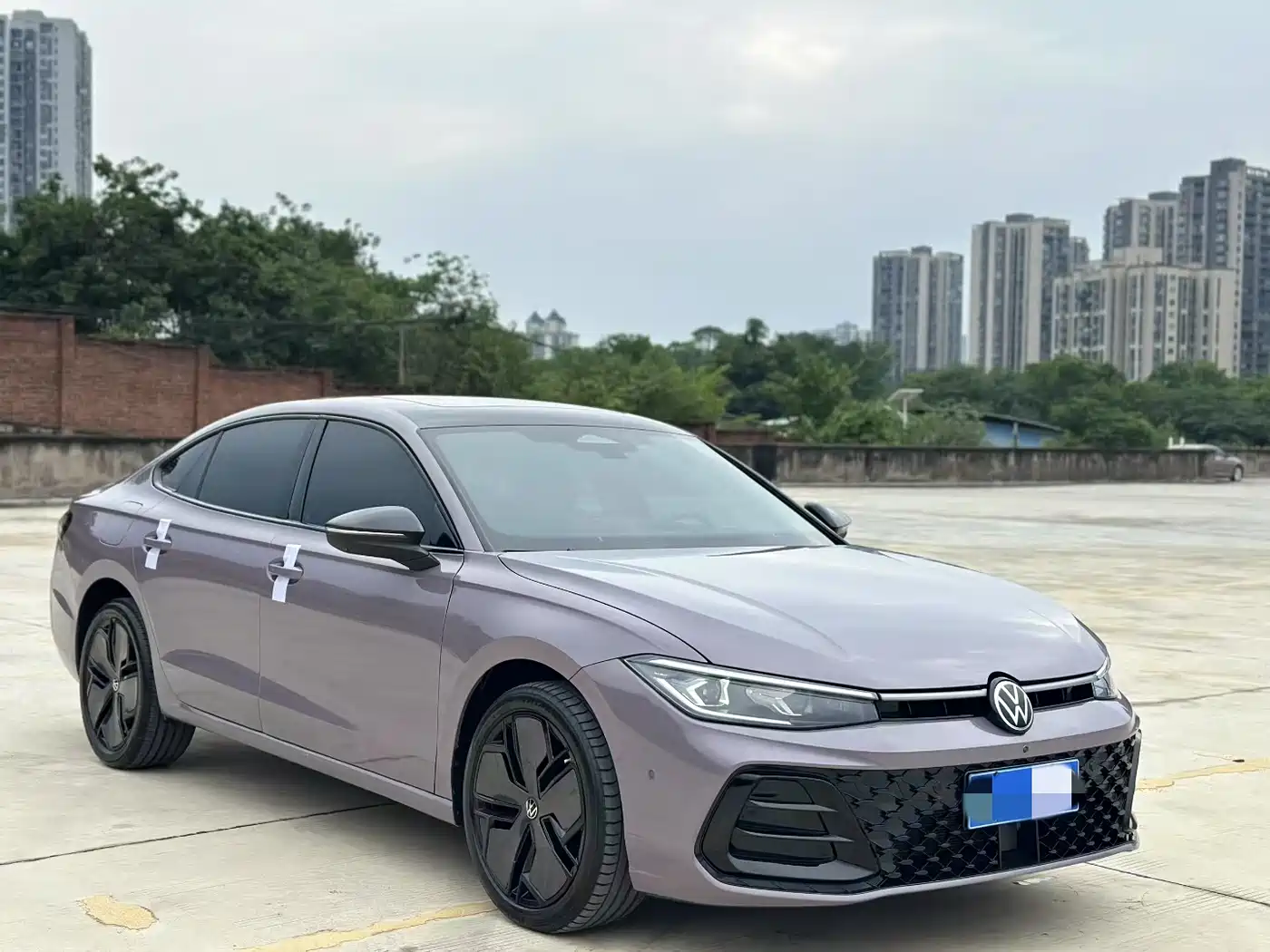 Volkswagen Passat 2025 Model Pro 380TSI Starlight Dragon Edition фото 3