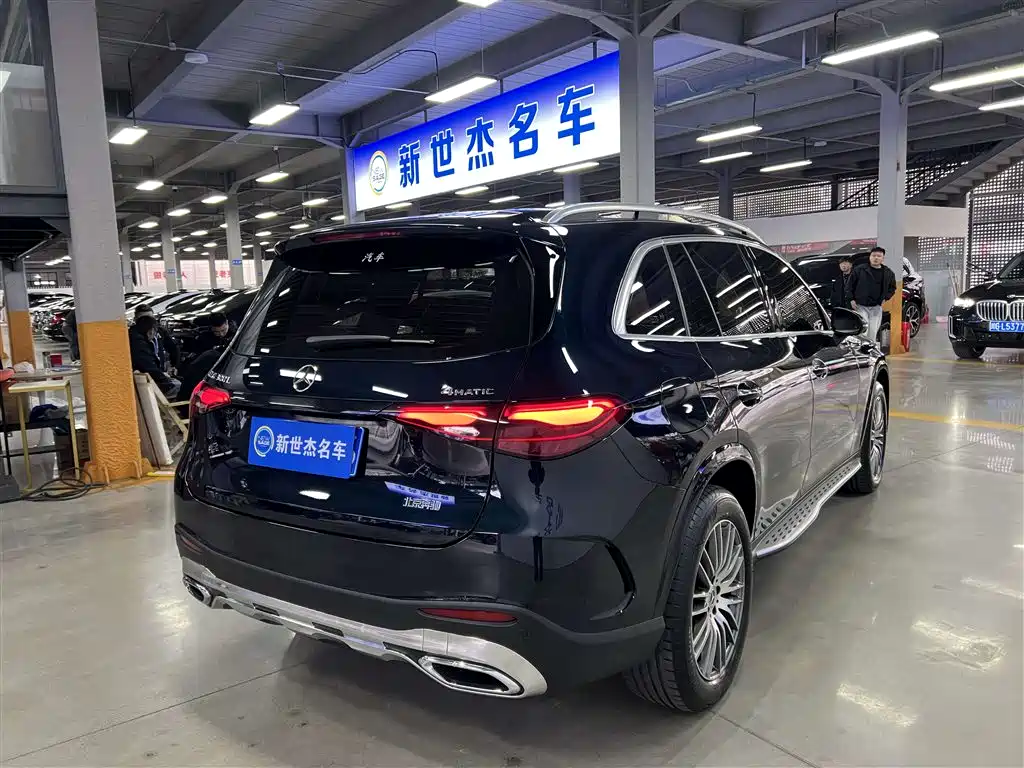 MERCEDES-BENZ GLC