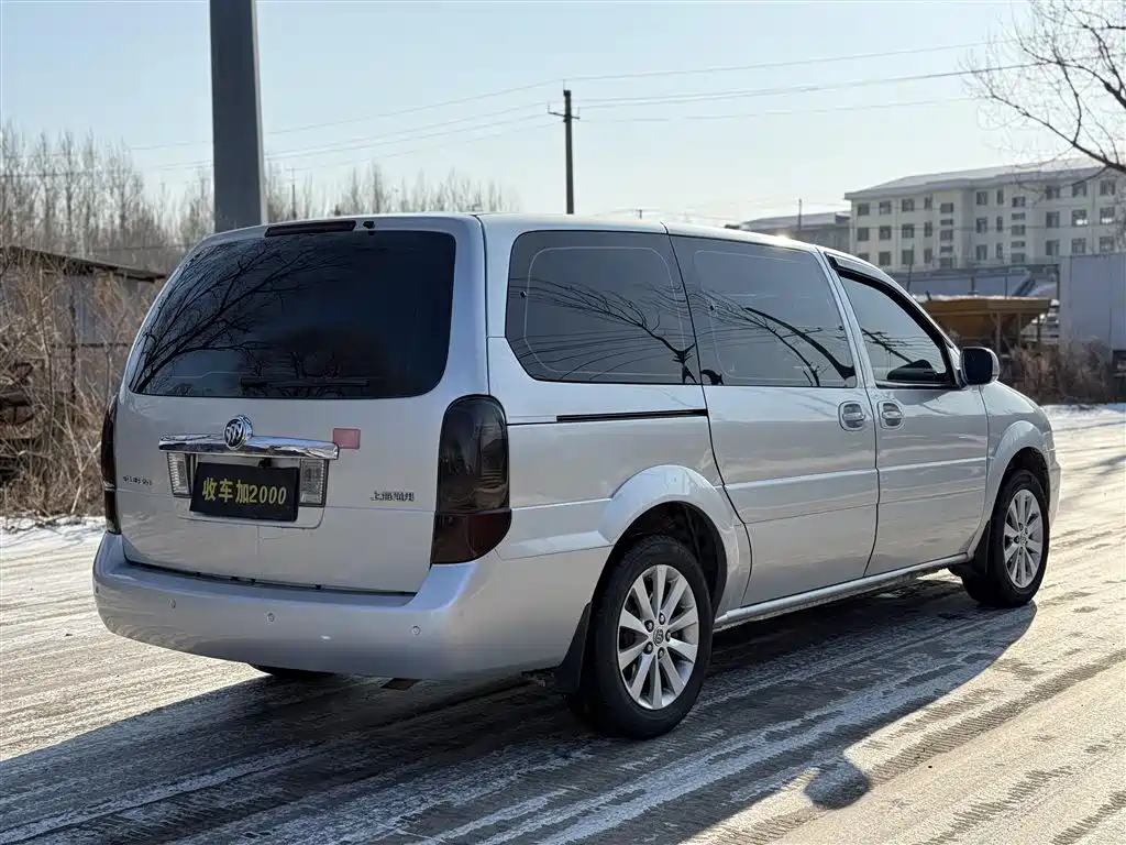 Buick GL8 2011 2.4L LT Executive Edition фото 8