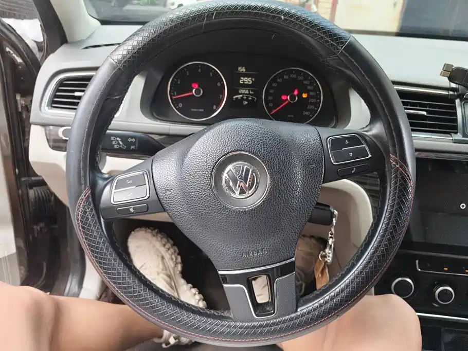 Photo 15 - Volkswagen Lavida Tour