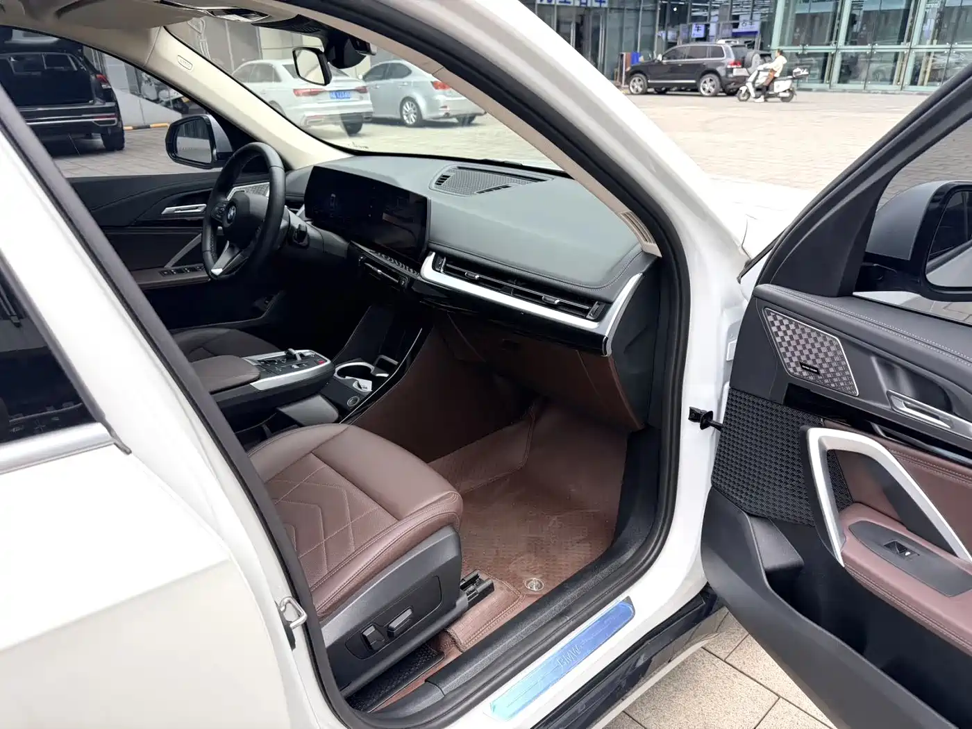 Фото 10 - BMW X1