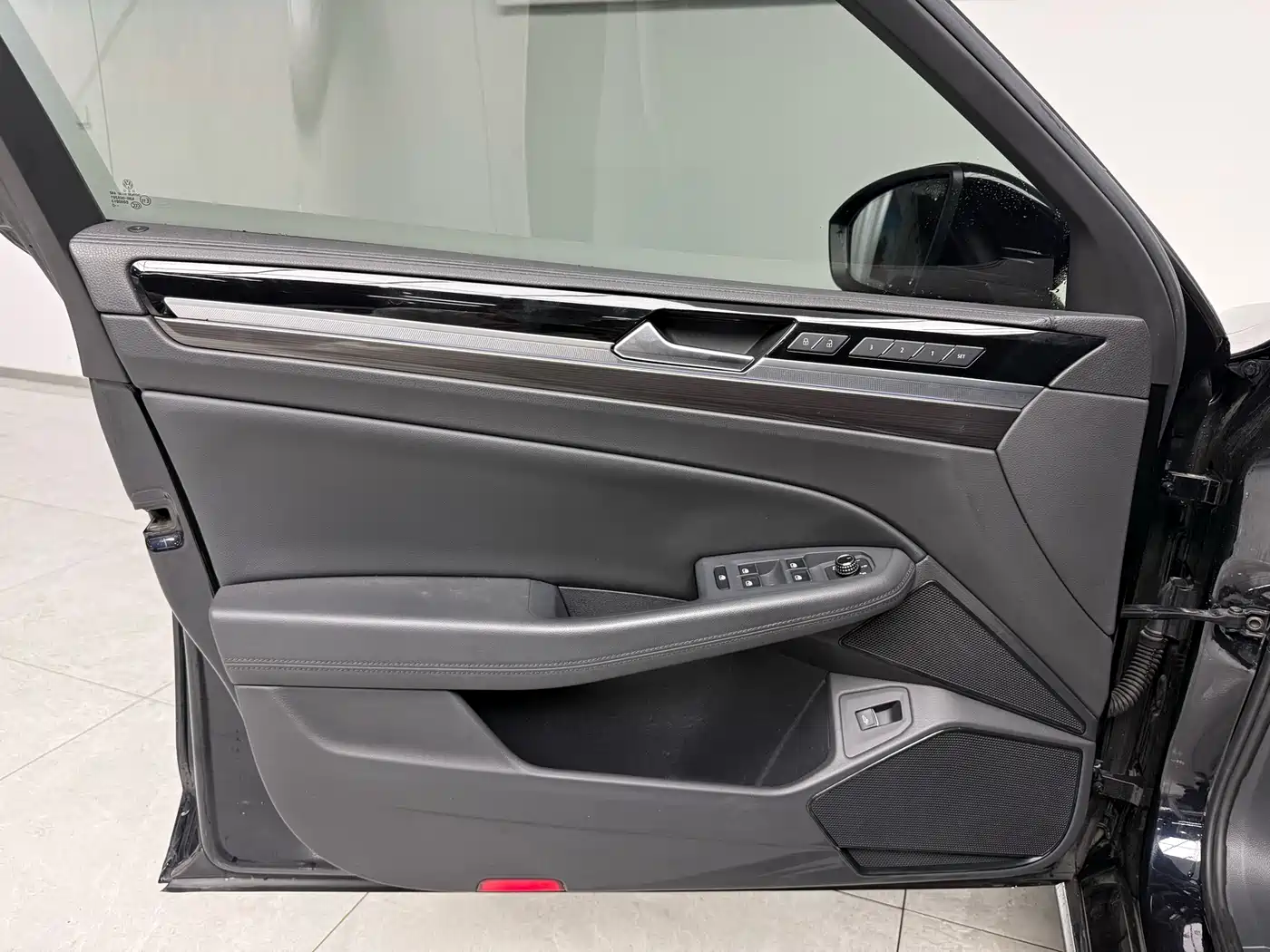 Volkswagen Phideon 2019 380TSI 2WD Business Edition China V фото 14