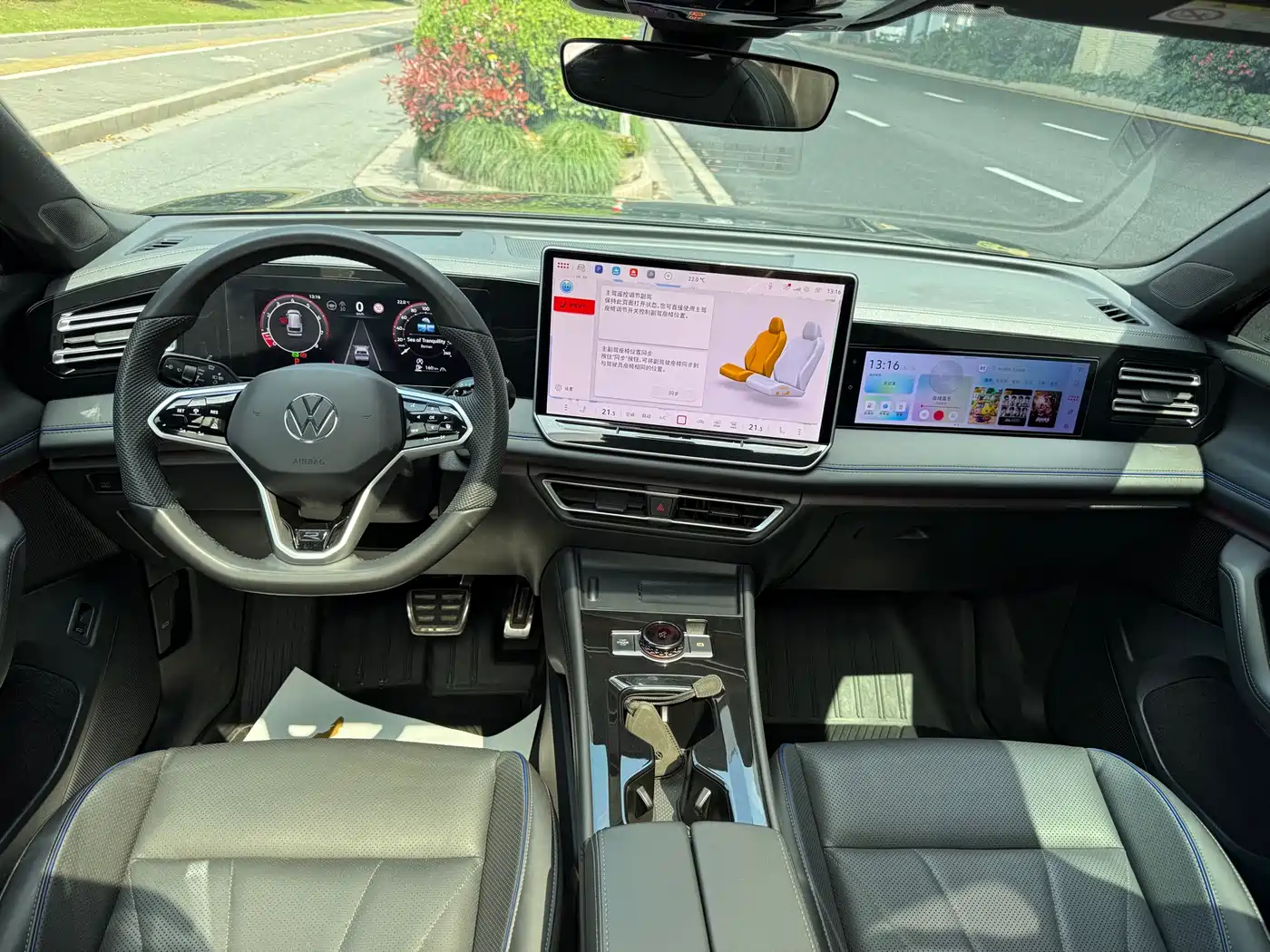 Volkswagen Tiguan L 2025 PRO 380TSI 2WD R-Line Smart Leader Edition фото 10