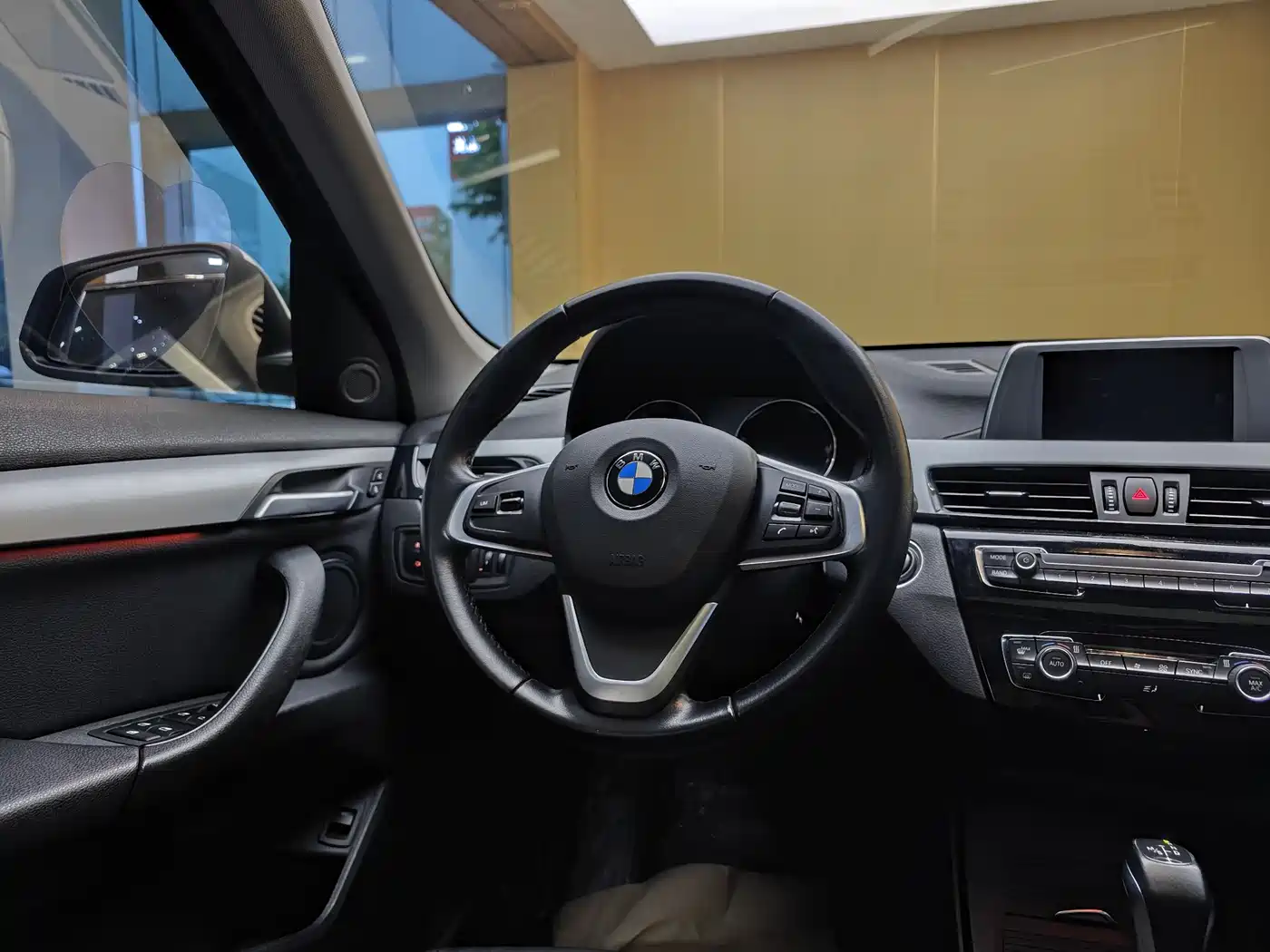 BMW X1 2019 sDrive18Li Fashion Model фото 15