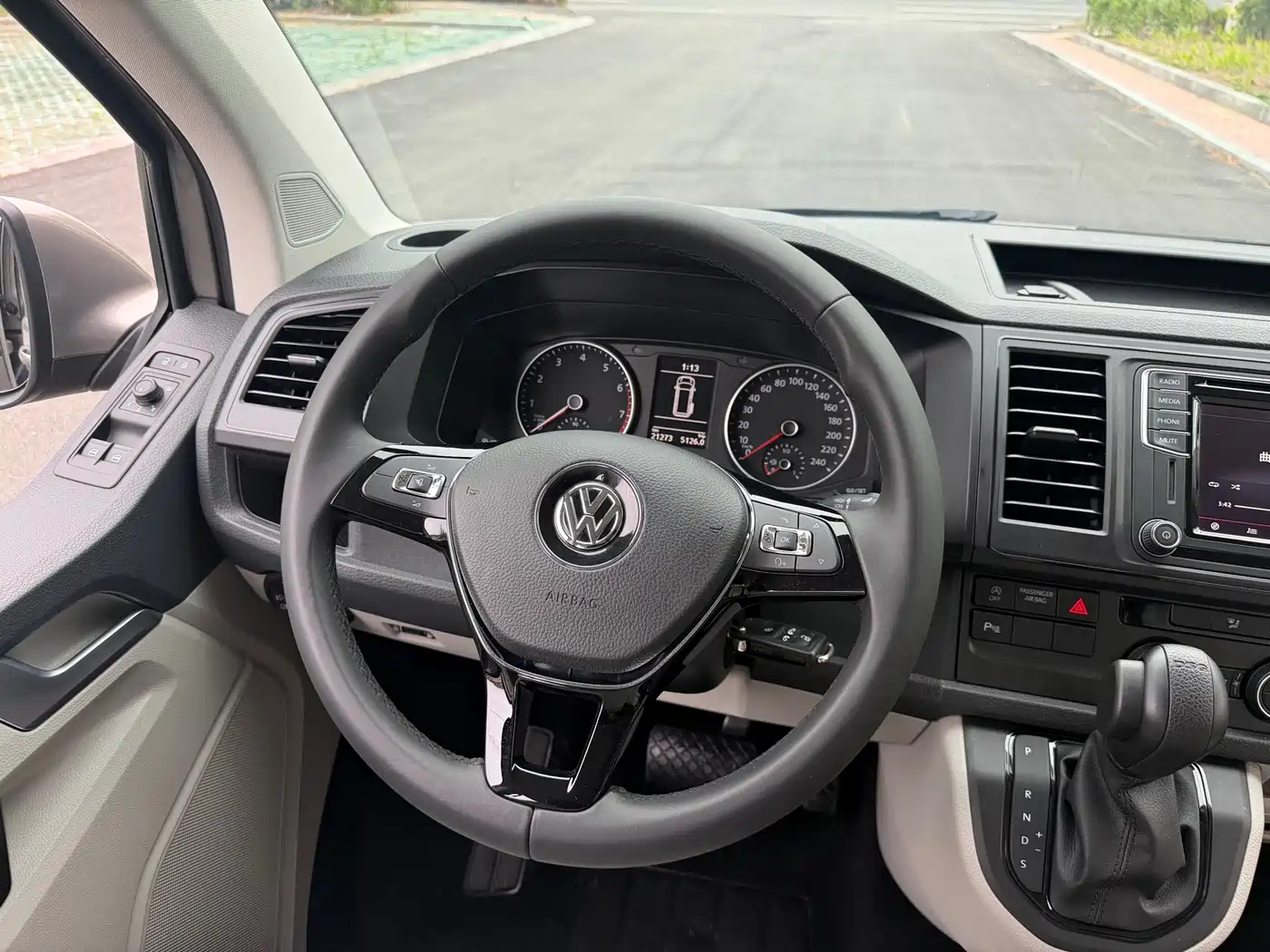 Volkswagen Caravelle 2017 2.0TSI 4WD Comfort 8-Seater фото 10