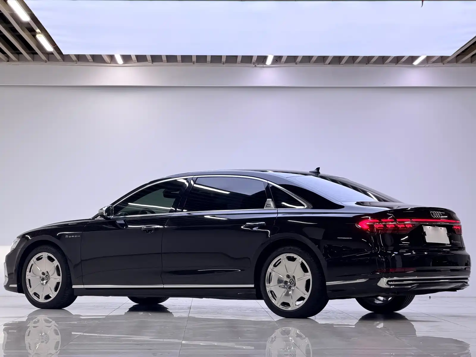 Фото 16 - Audi A8