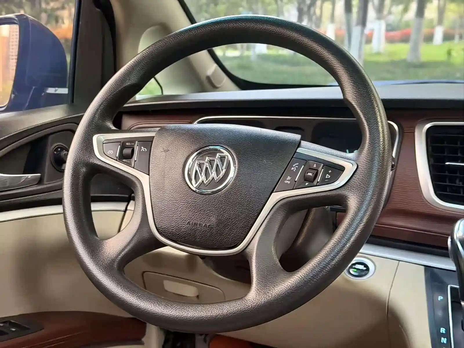 Фото 16 - Buick GL8