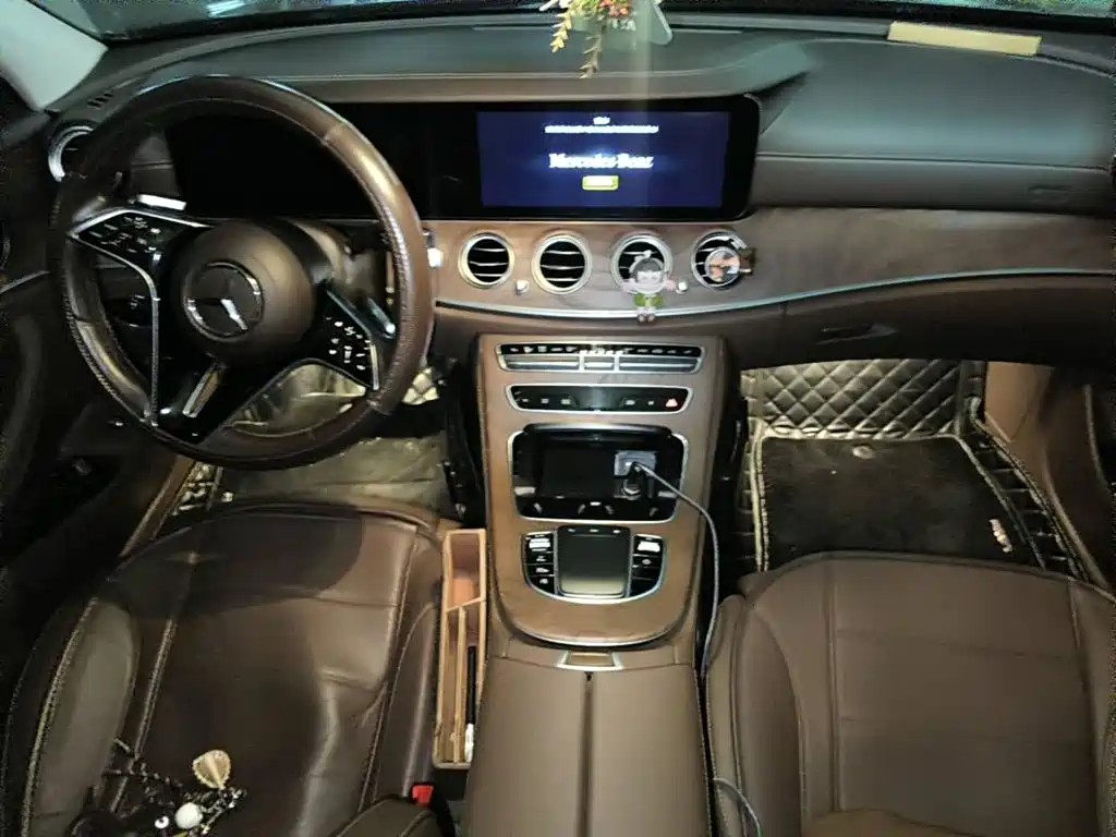 Mercedes-Benz E-Class, миниатюра 11