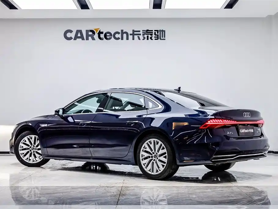 Audi A7L 2024 45TFSI S-line Dream Edition Crystal Package фото 4