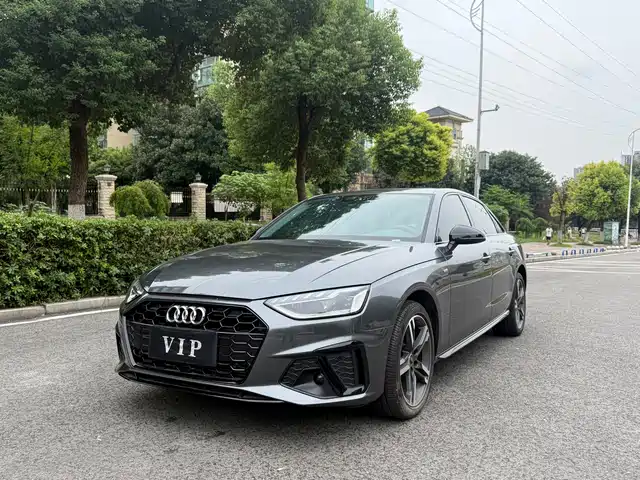 Audi A4L 2022 40 TFSI Luxury Dynamic — фото 1