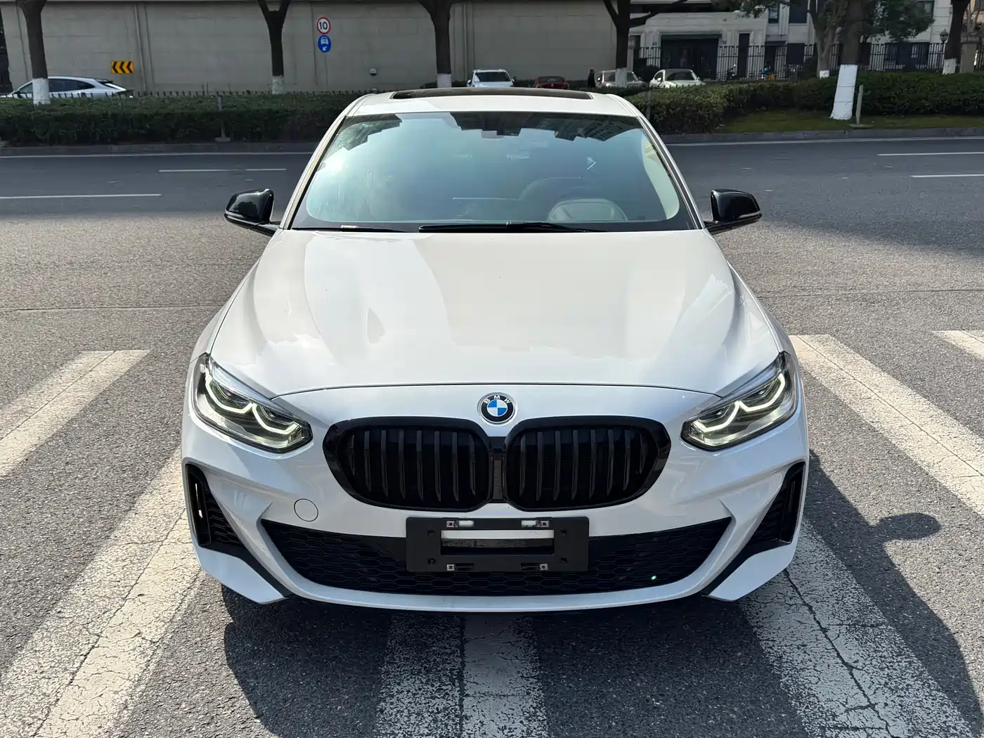 BMW 1 Series 2021 120i M Sport Shadow Edition фото 2