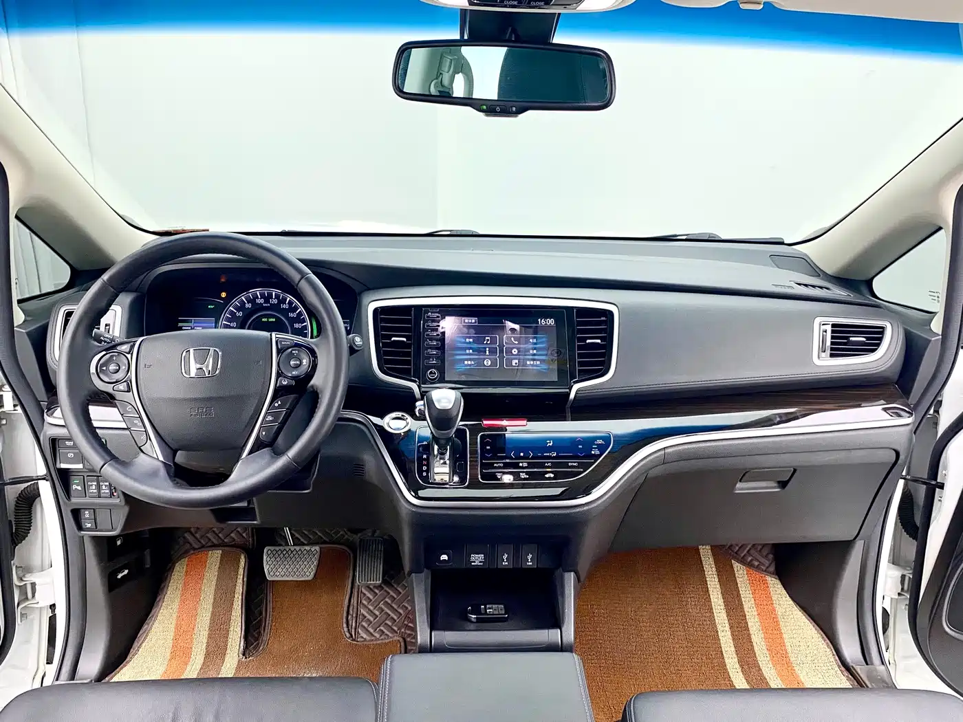 Фото 21 - Honda Odyssey