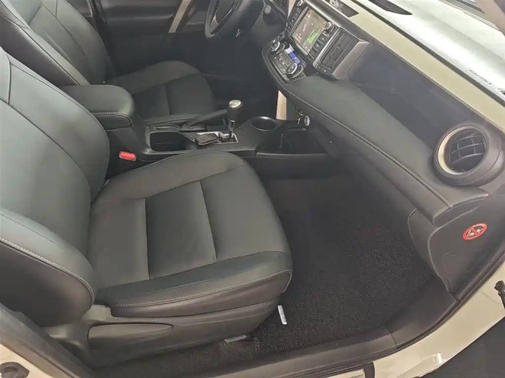 Toyota RAV4 Rongfang 2015 2.5L Automatic 4WD Elite Edition фото 25