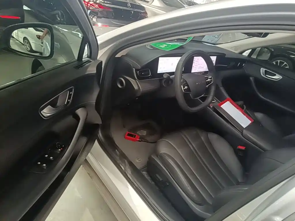 Roewe D7 2025 2025 DMH 125km World Champion Edition