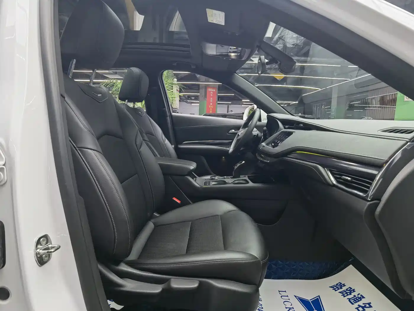 CADILLAC XT4