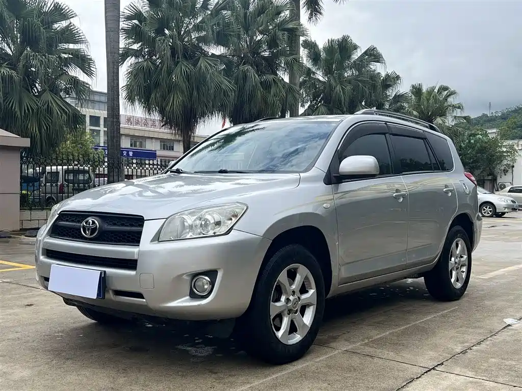 Toyota RAV4 Rongfang 2011 2.0L Automatic Classic Edition
