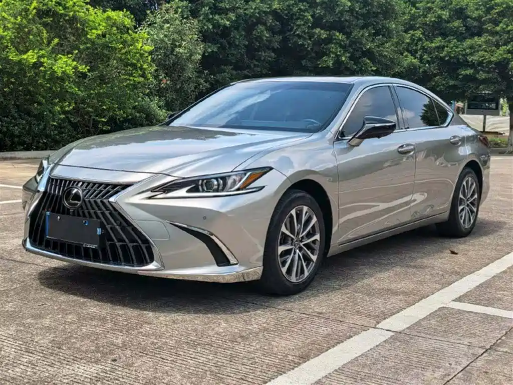 Lexus ES 2022 200 Excellence Edition фото 2