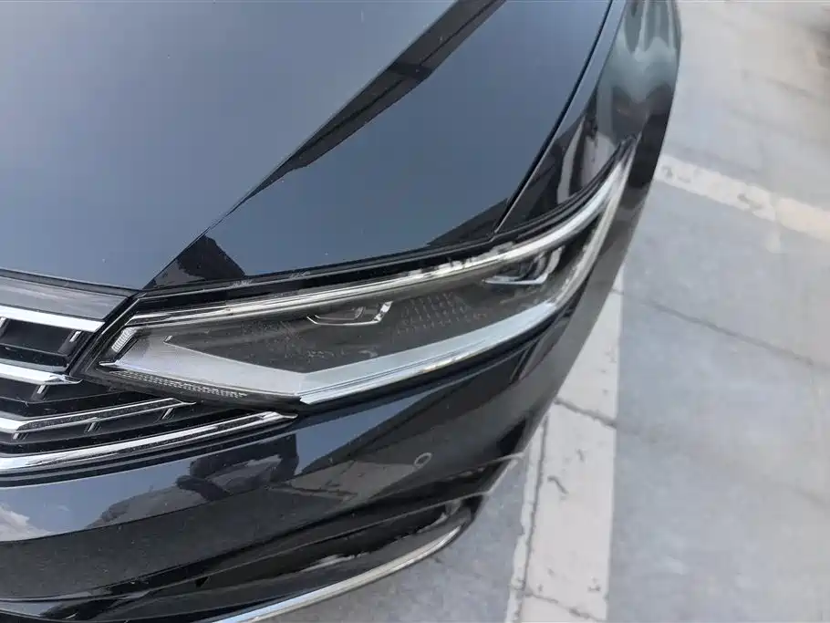 Volkswagen Magotan 2023 Model 2 Million Commemorative Edition 330TSI DSG Luxury фото 5