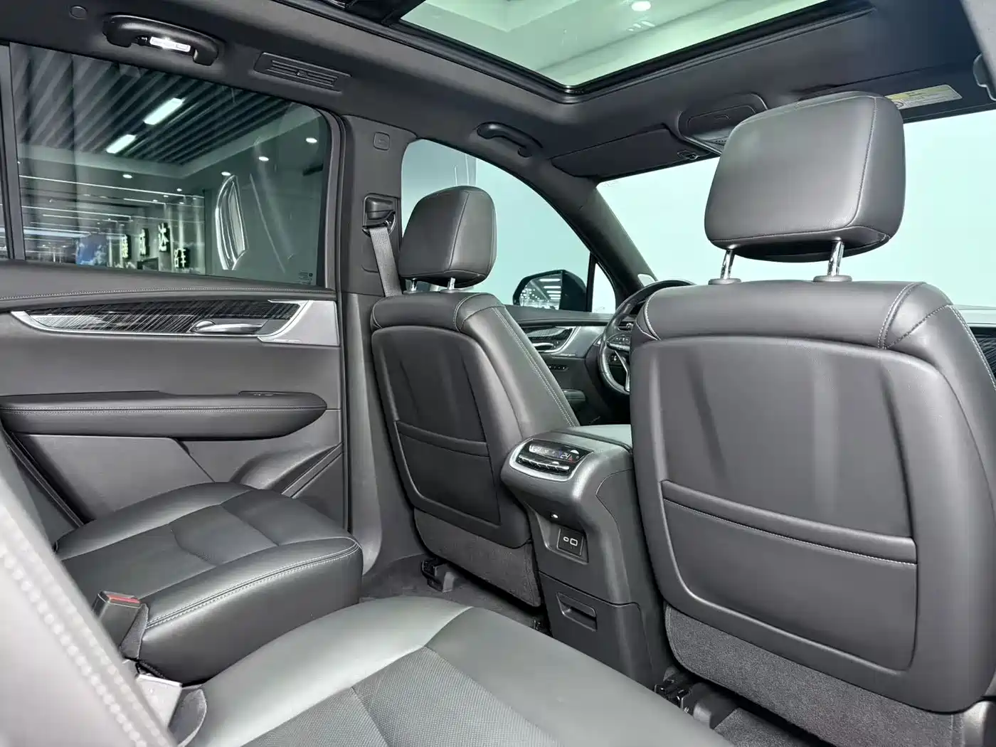 CADILLAC XT6