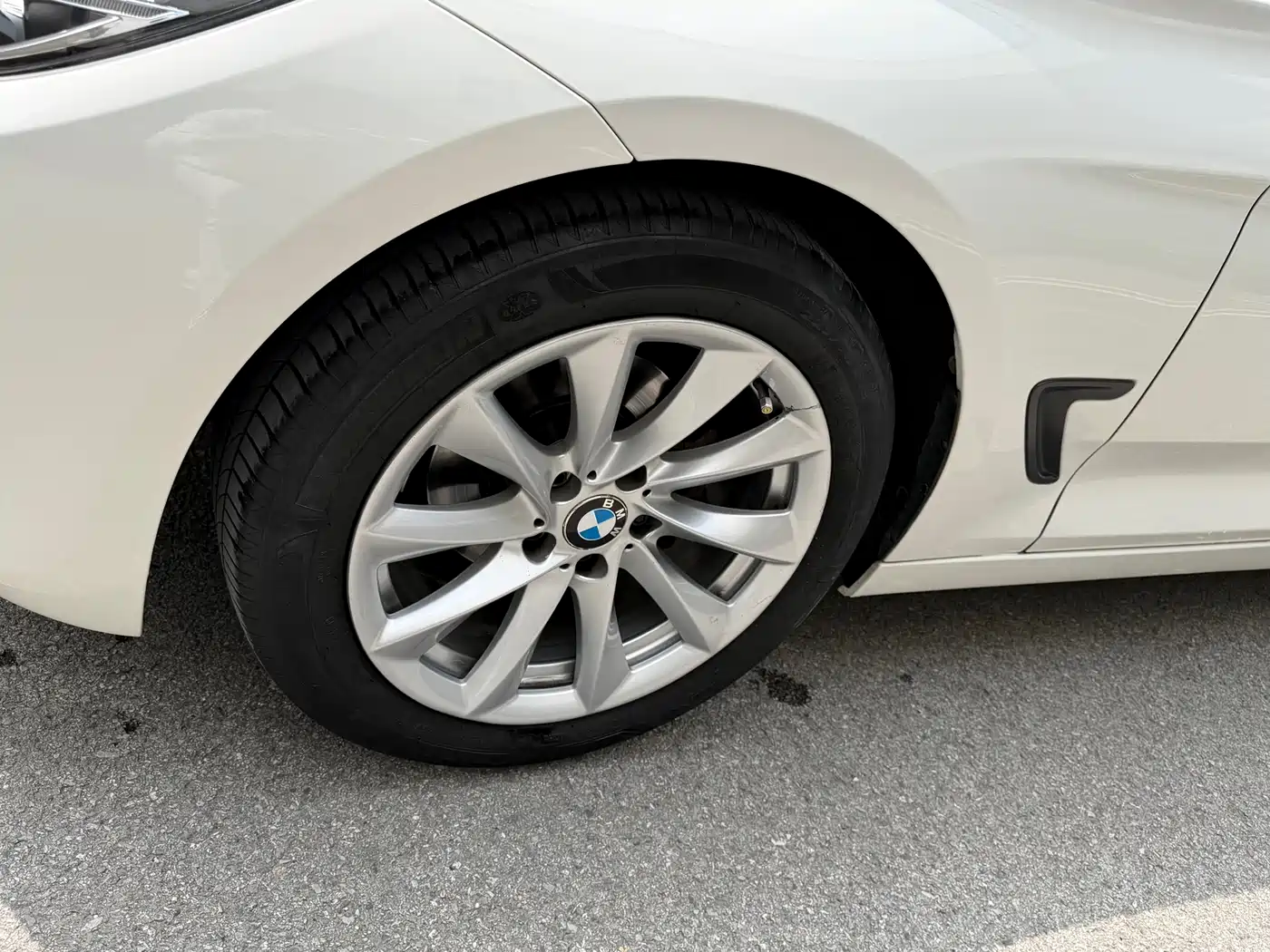 BMW 3 Series GT 2018 320i Fashion фото 21