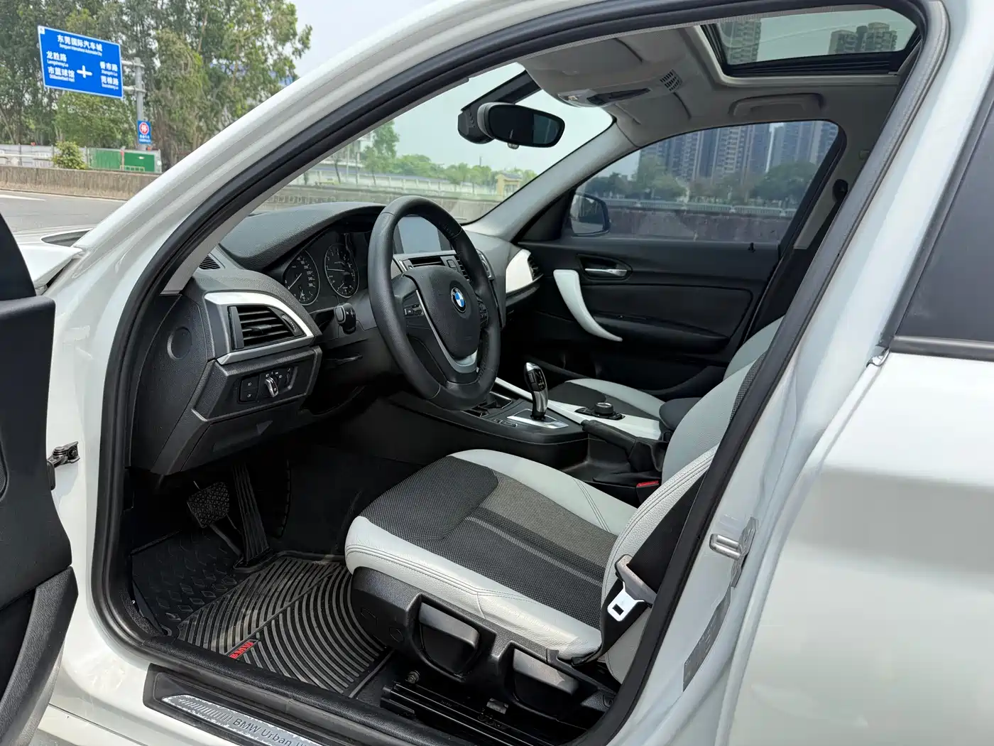BMW 1 Series (Import) 2015 118i Urban Design Package фото 12