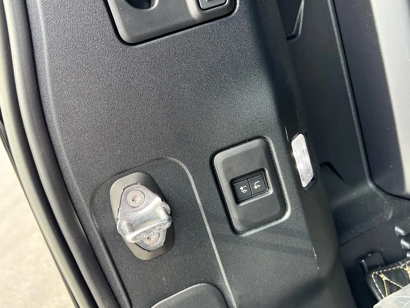 Land Rover Defender 2022 110 P400 X-DYNAMIC HSE фото 21