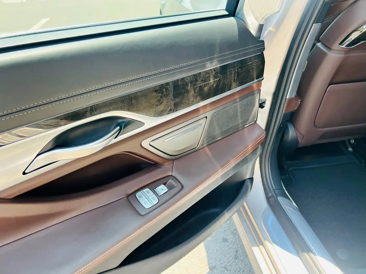 Фото 19 - BMW 7 Series