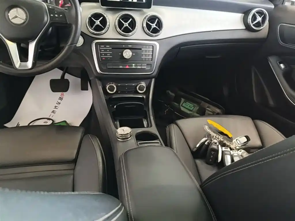 Mercedes-Benz GLA 2016 GLA 200 Dynamic фото 14