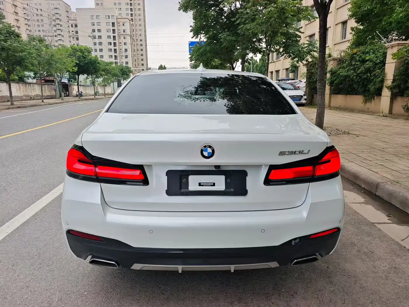 BMW 5 Series 2021 525Li M Sport Package фото 8